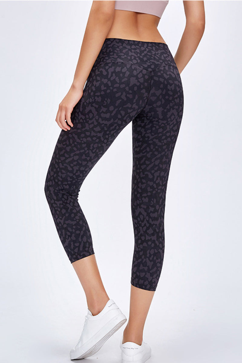 Slim Hip Cropped Leggings - ONYX ASHE